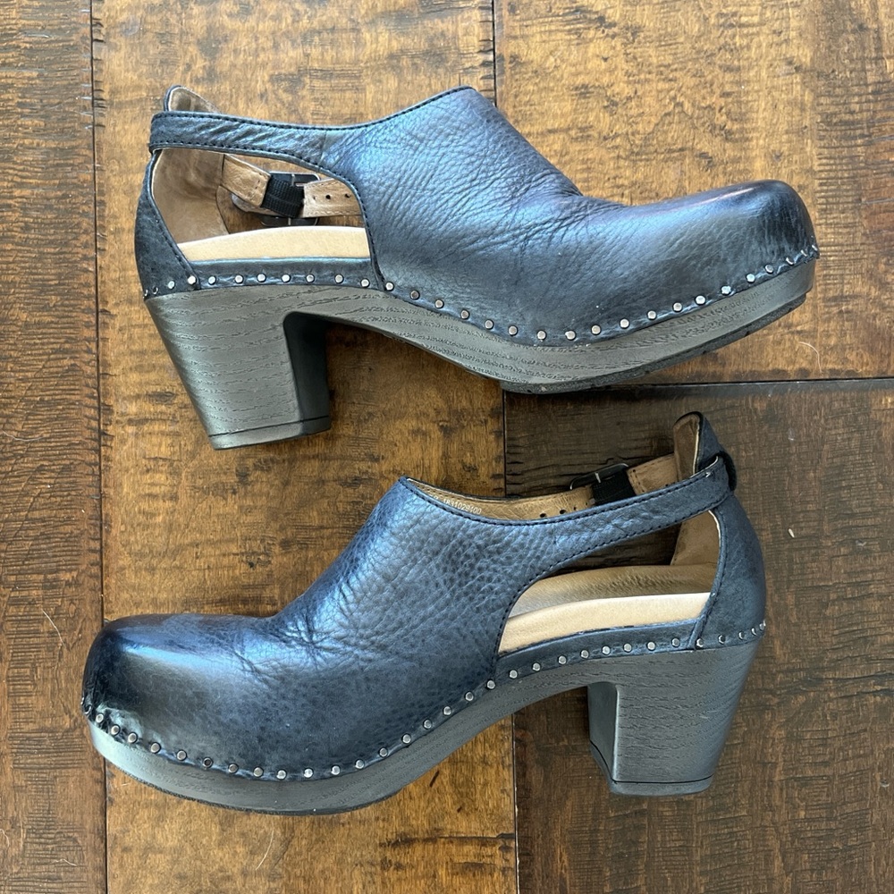 Dansko Sassy black nubuck leather clogs with studded details EU 38 US 8 - Picture 2 of 6